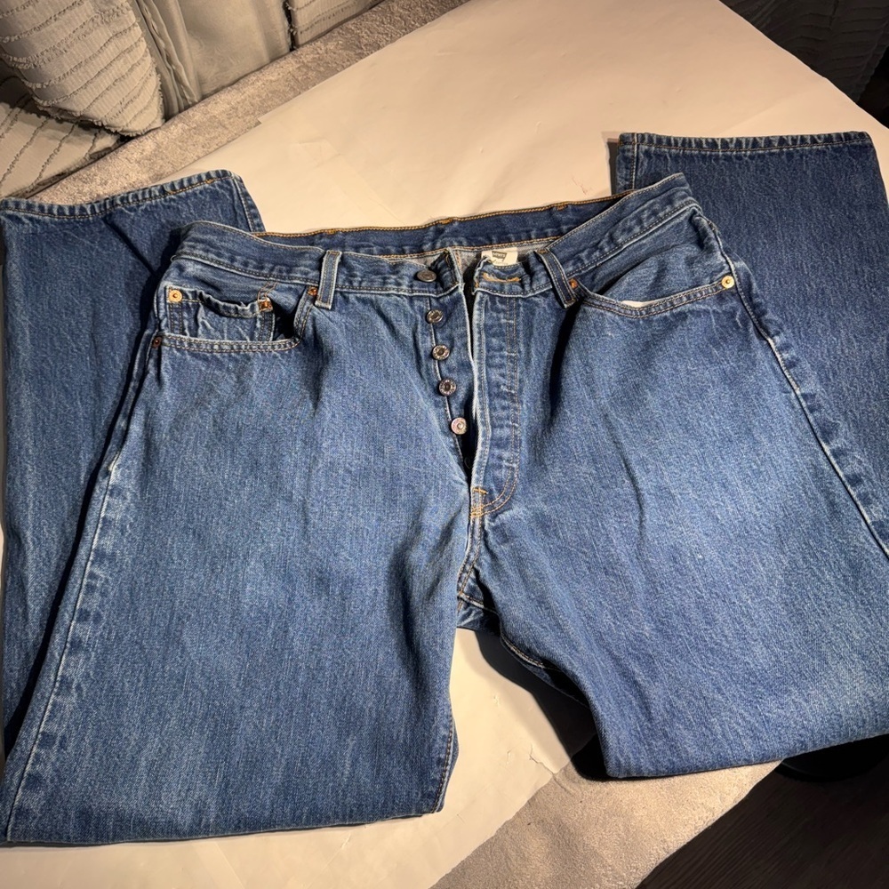 Vintage Levi’s 100% Cotton Jeans – Made in Dominican Republic (W38 L32) - Picture 3 of 12